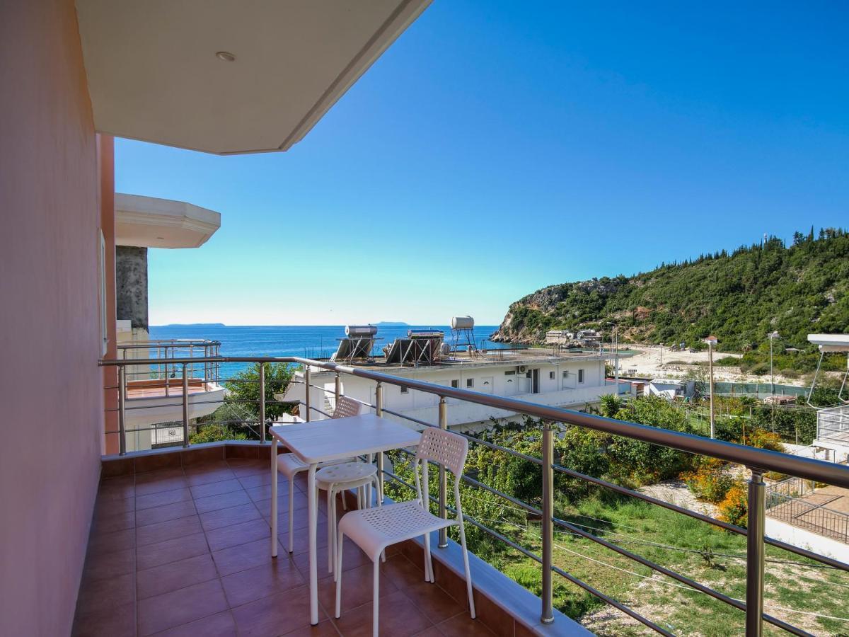 Himara Royal Hotel Exterior photo