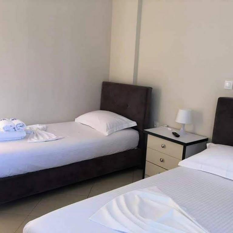 Himara Royal Hotel Exterior photo